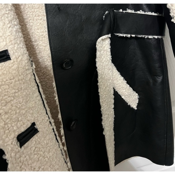 Cinq a Sept Mona Coat in Black & Ivory
Color:Black & Ivory - Picture 8 of 10